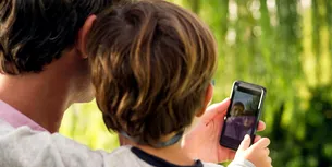 Părinților li s-a INTERZIS să posteze fotografii cu copiii lor pe Facebook sau Instagram. Unde a fost adoptată această lege