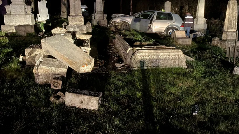 Un şofer băut a intrat cu maşina într-un cimitir din Cluj. Poliția spune că nici măcar nu avea permis