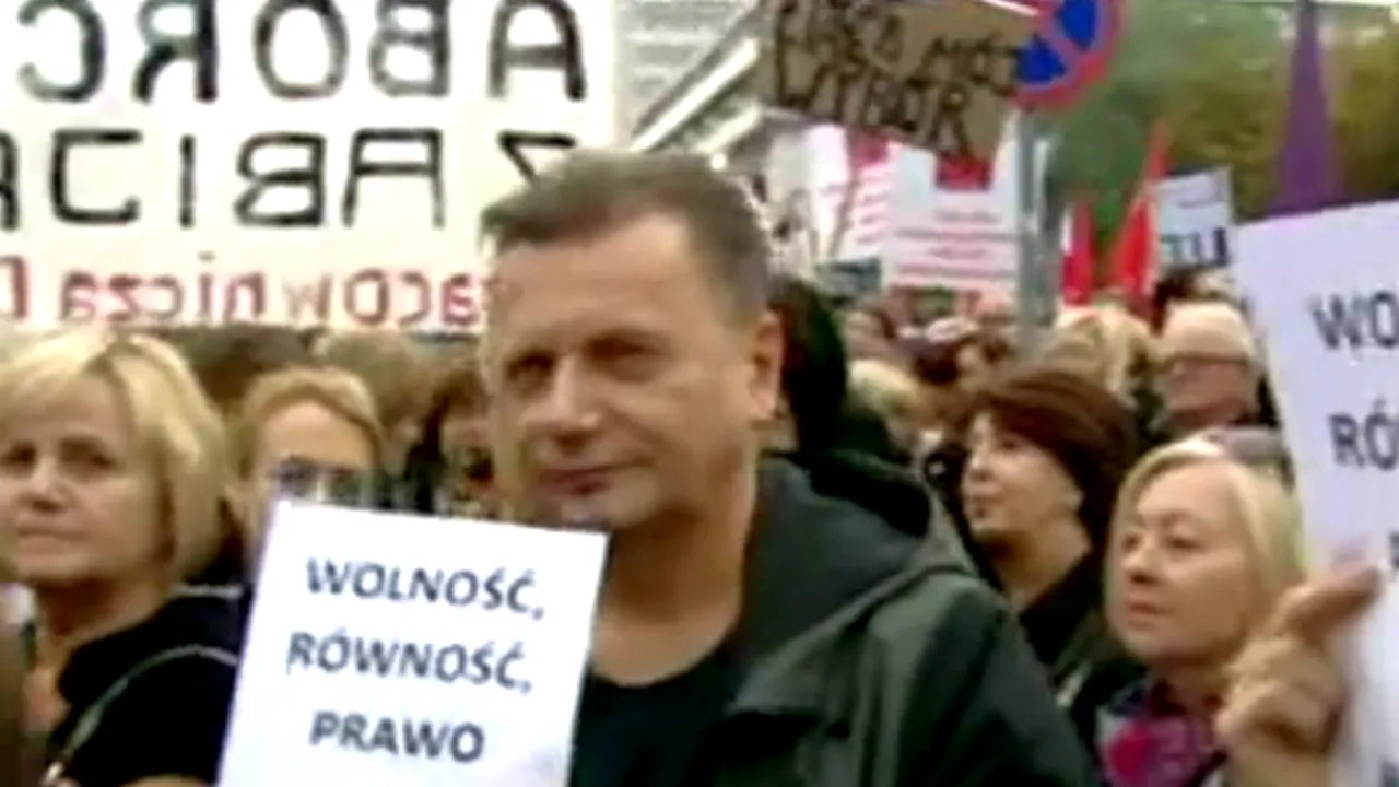 Proteste în Polonia, țară în care avorturile ar putea fi total interzise