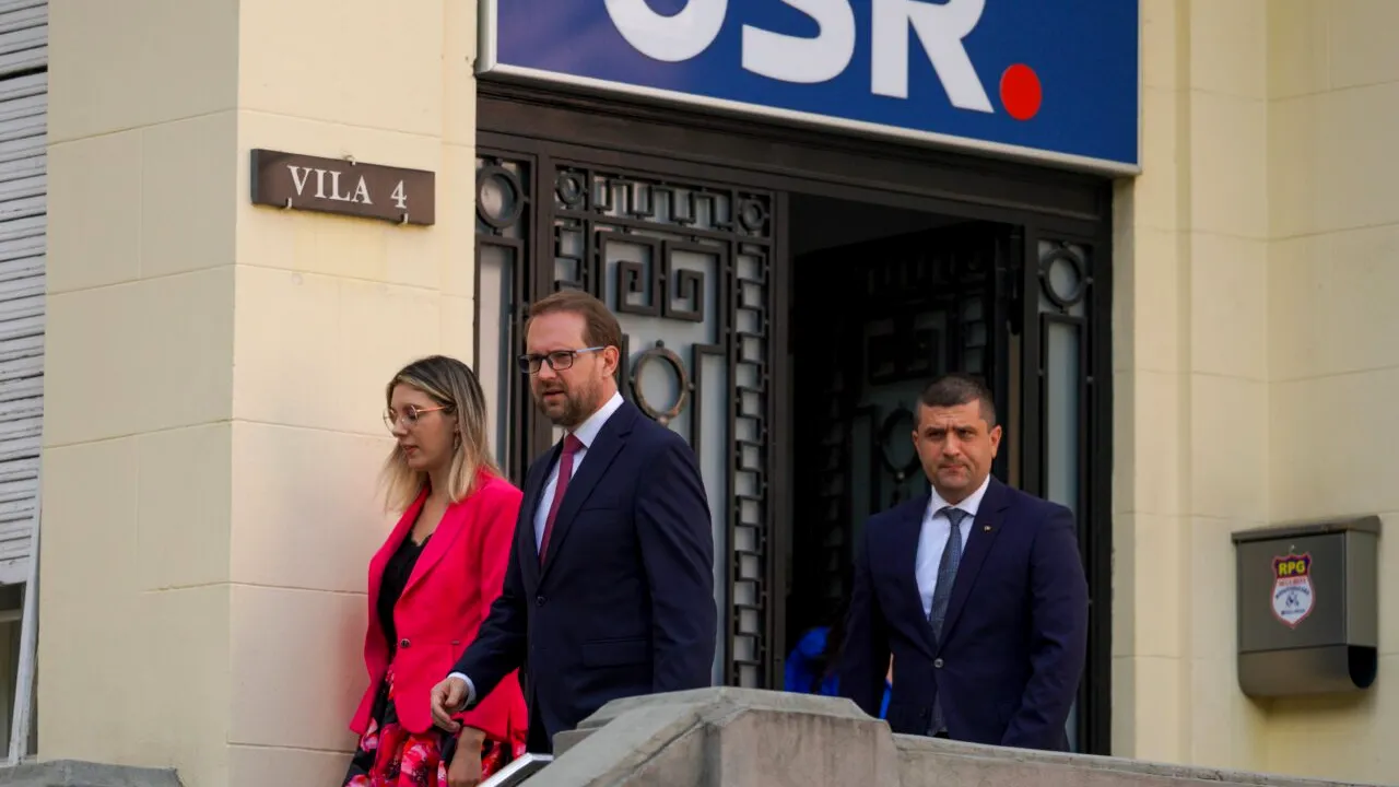 Sondaj Gândul: Cine este omul potrivit pentru a-i lua locul lui Dominic Fritz la șefia USR? Miruță vs. Buzoianu. Răspunde direct în articol!