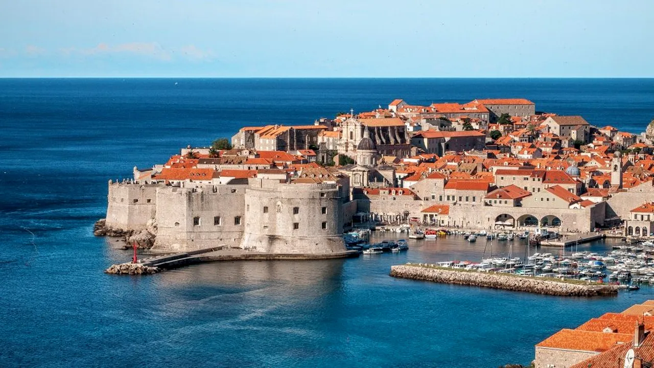 PANDEMIE. Țara europeană care își va redeschide litoralul pentru turiști