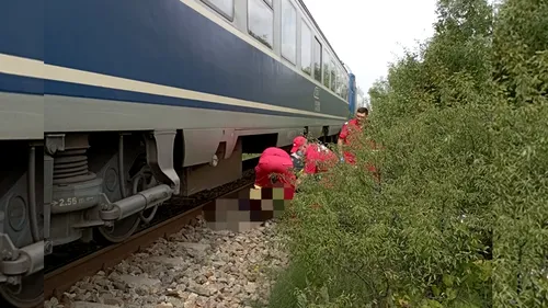 Un bărbat a murit după ce a fost lovit de tren la Vaslui. Cel mai probabil, acesta s-a aruncat în fața trenului