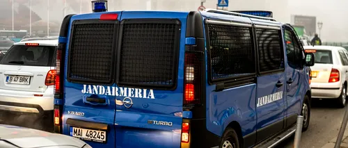 Autovehicul încărcat cu doze de vaccin împotriva COVID-19, implicat într-un accident cu o autospecială a Jandarmeriei