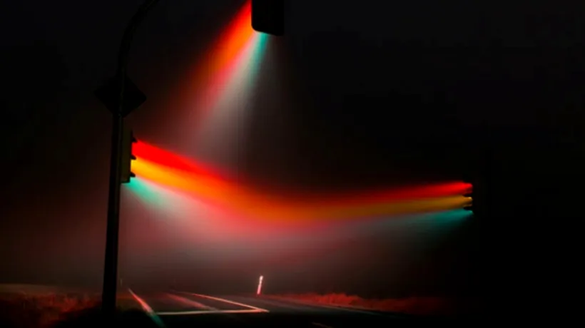 GALERIE FOTO. Cum arată străzile inundate de ceață, la lumina semafoarelor