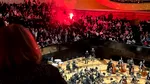 Incidente grave la Filarmonica din Paris. Un concert susținut de Orchestra din Israel a fost întrerupt de fumigene și ciocniri între spectatori