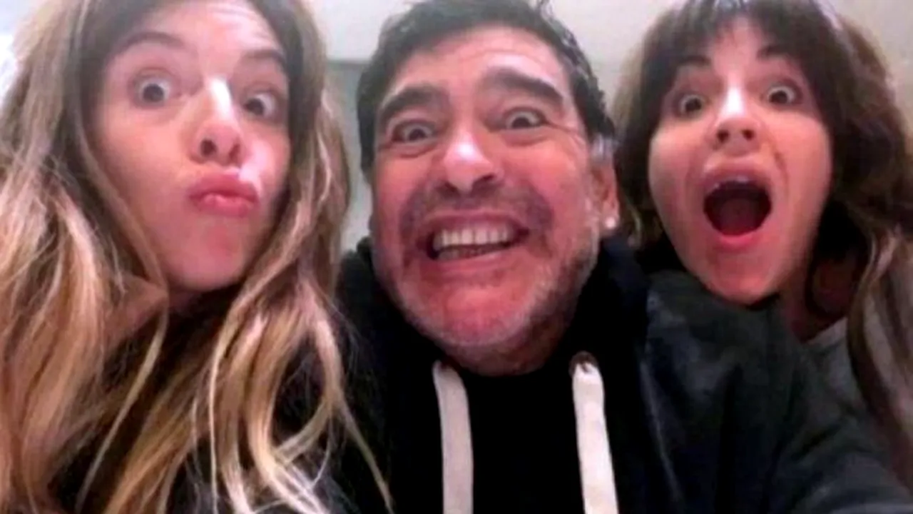 Fiicele lui Maradona, criticate dur de fostul său avocat! „Înainte să moară a spus că hoții sunt ele”