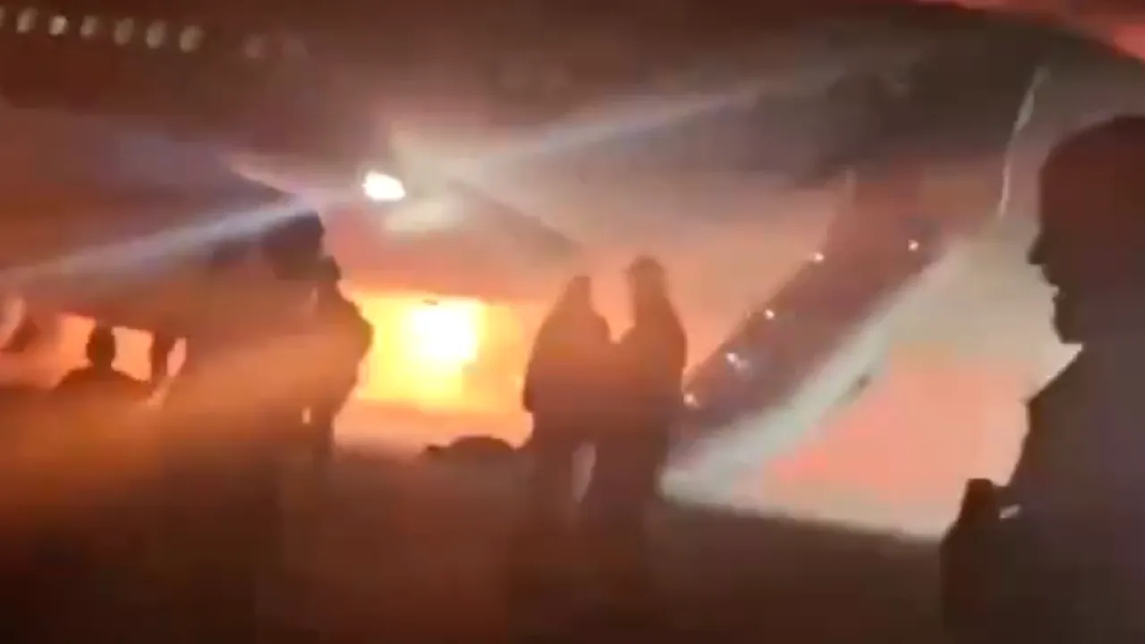 Incident aviatic șocant pe aeroportul din Antalya. Un AVION rusesc cu 79 de pasageri la bord a luat foc la aterizare