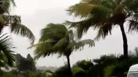 Taifunul Noul a ajuns în nord-estul statului Filipine: rafalele de vânt au peste 300 km/h