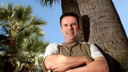 Povestea bărbatului care și-a vândut viața pe eBay și a luat-o de la zero în sălbăticie