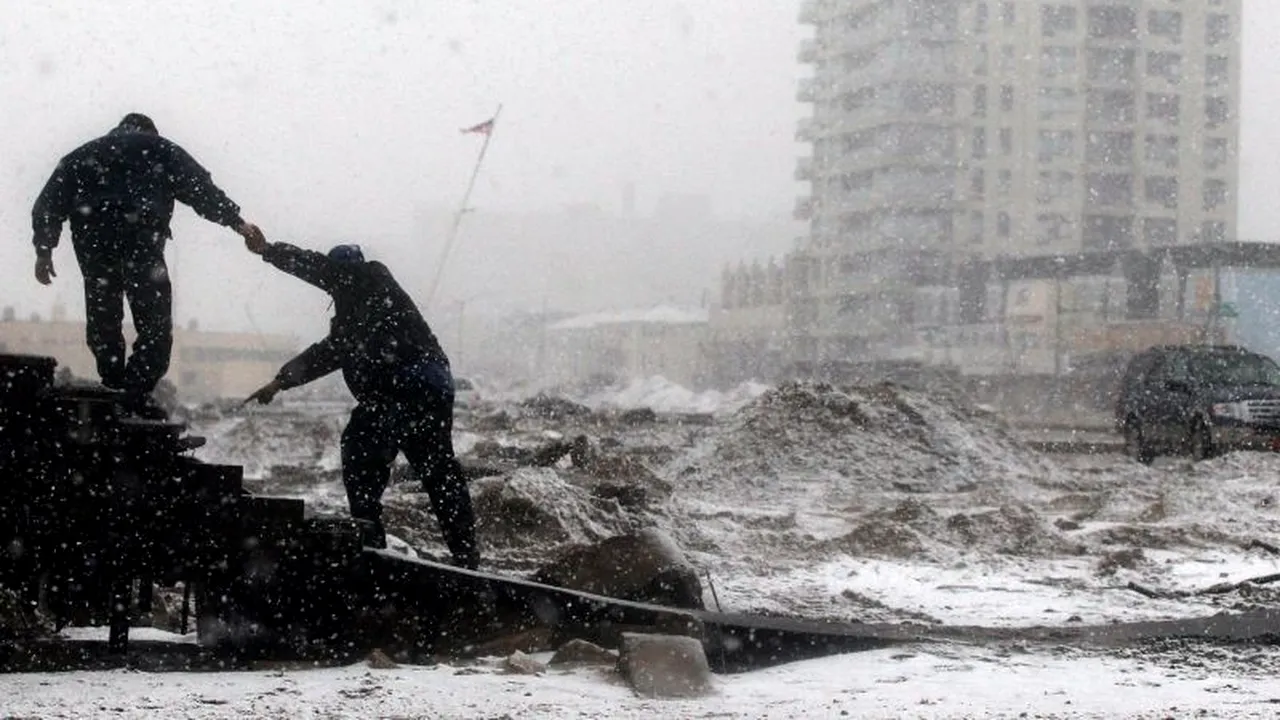 FURTUNĂ DE ZĂPADĂ la New York, după uraganul Sandy