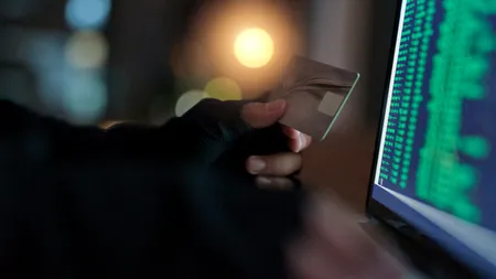 Escrocheria online care a lăsat o femeie fără 250.000 de dolari. Credea că vorbește cu Elon Musk