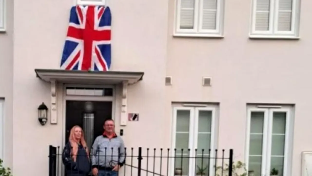 Au cumpărat o casă cu 330.000 de euro, dar după ce au renovat-o au aflat că VALOREAZĂ doar 1 euro