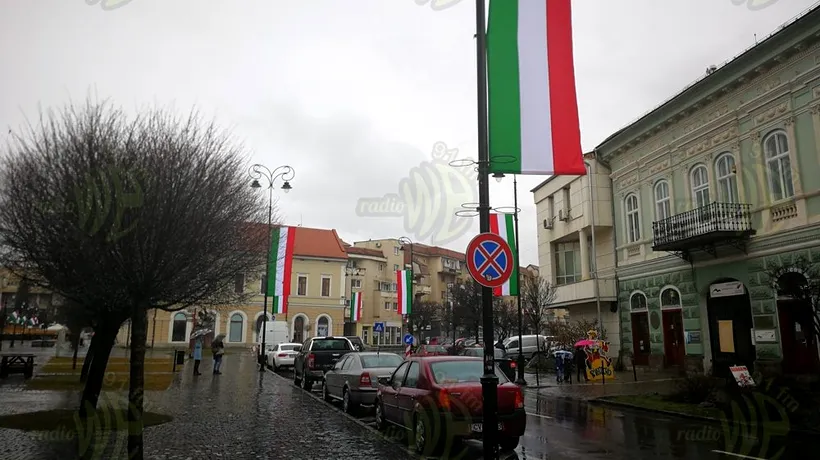 Primarul municipiului Sfântu Gheorghe, amendat cu 5.000 de lei, în scandalul legat de arborarea drapelului național