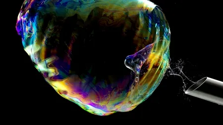 GALERIE FOTO. Spectacol de culoare în baloane de săpun  