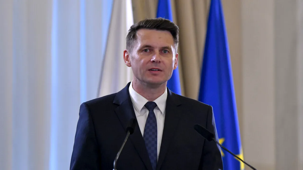 Al doilea om în stat, prins cu minciuna în cazul întâlnirii dintre Bolojan și șefa CCR. Declarația inițială 