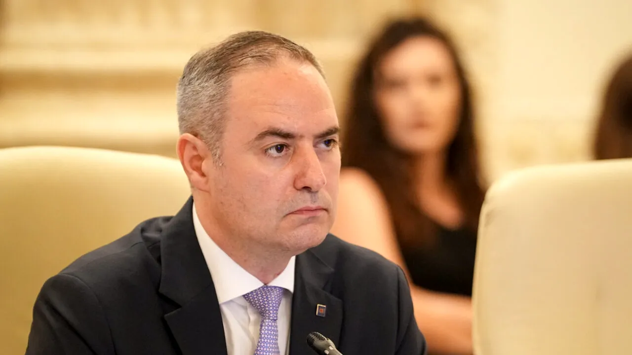 Ministrul de Finanțe merge în SUA. Alexandru Nazare a programat întâlniri cu cei de la FMI, Banca Mondială și agențiile internaționale de rating