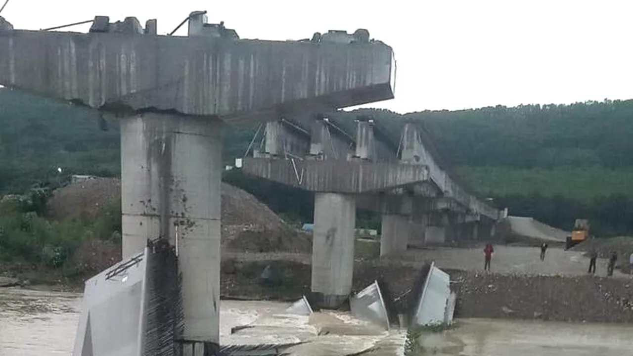 Pod de mii de tone măturat de vânt în Bistrița. Execuția dezastruoasă a fost de vină, nu furtuna, explică experții