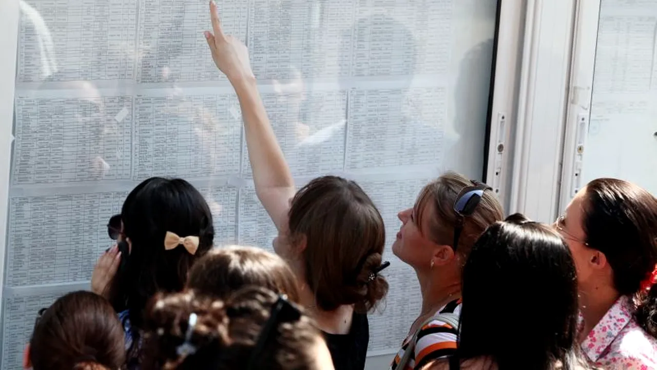 REZULTATE BAC 2012, SESIUNEA AUGUST. O fată din R. Moldova care a ratat bacalaureatul în vară și acum a luat 9,68 ar putea intra la Litere