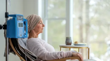 (P) Creștere a cazurilor de cancer în România: pacienții aleg tratamentul în Austria și Germania, arată datele din asigurările private