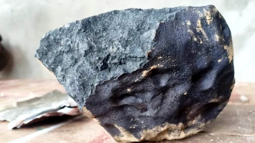 Un bărbat a devenit milionar, după ce a vândut meteoritul care i-a distrus casa