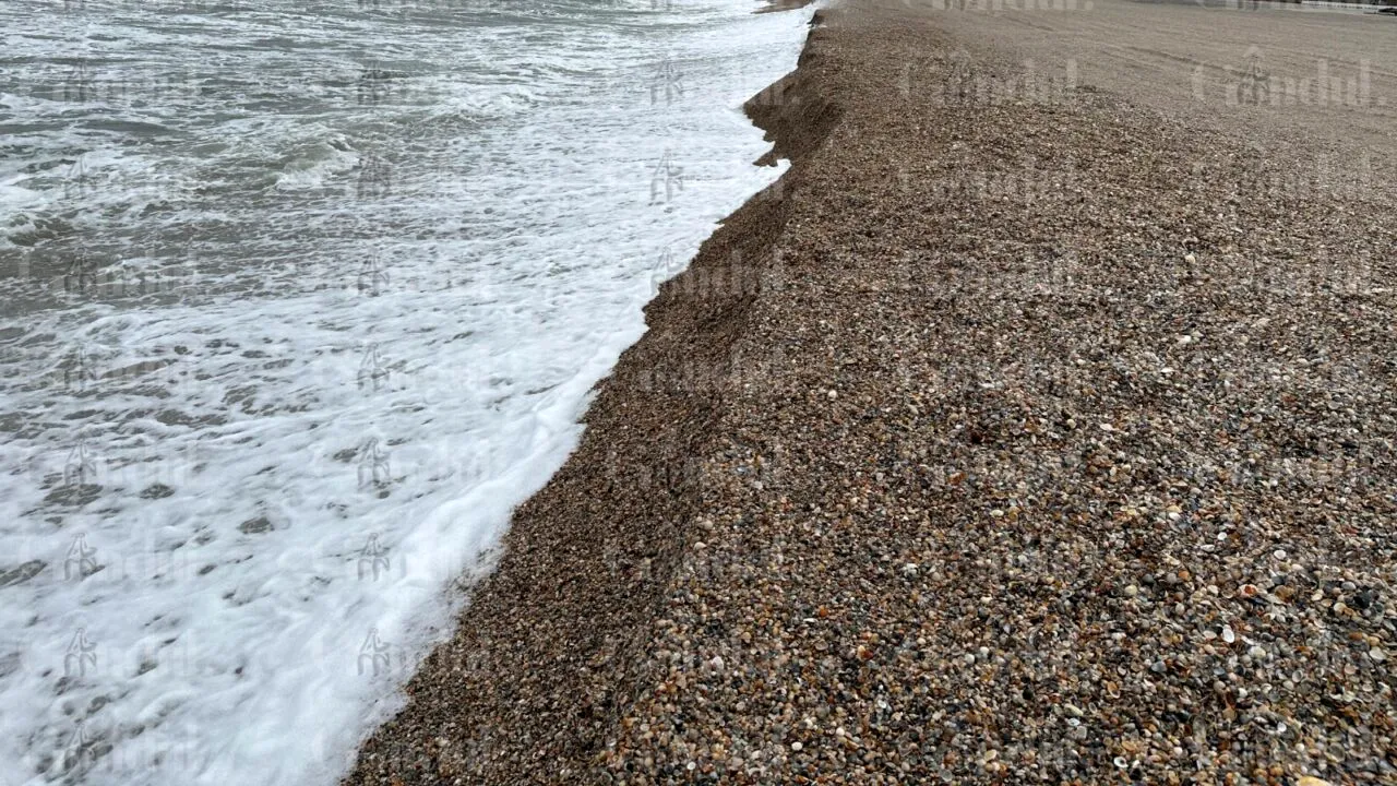 Cum arată plaja de la Mamaia cu o zi înainte de MINIVACANȚA de 1 Mai și Paște