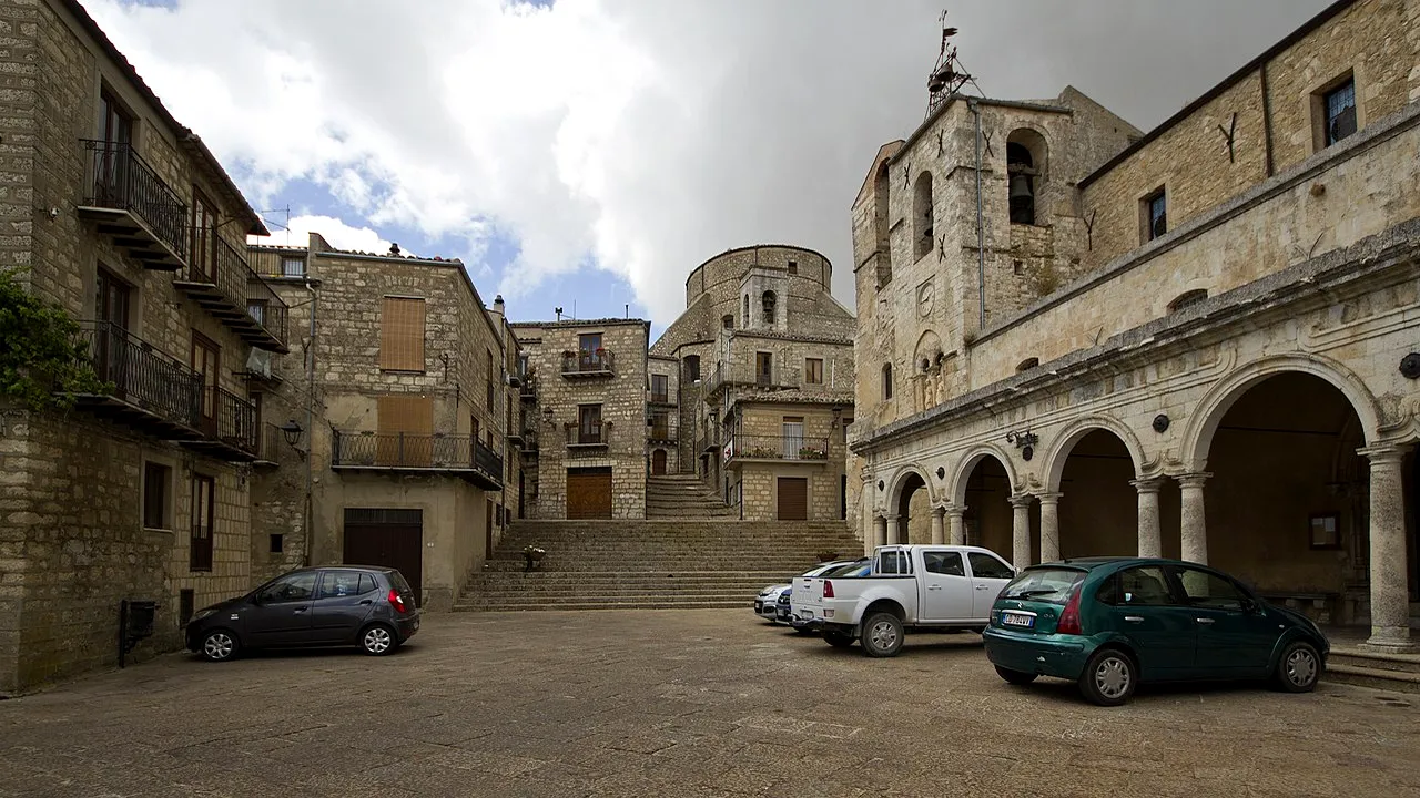 PRIMEȘTI 5.000 de euro dacă te muți în această țară. Sunt foarte mulți români aici, atrași de salariile mari și peisajele de vis