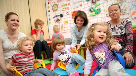 Ce fac PĂRINȚII care lucrează în timpul VACANȚELOR școlare? Mi-am luat copilul LA SERVICIU, mi-am scos concediu MEDICAL