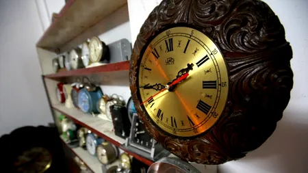 România a trecut la ORA DE IARNĂ. Duminică e CEA MAI LUNGĂ ZI DIN AN - 25 de ore