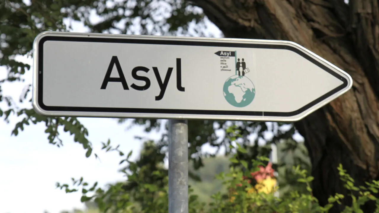 Germania, până recent destinația favorită din UE pentru solicitanții de azil, nu mai este în top trei. Care sunt NOILE destinații ale azilanților
