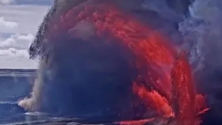 Vulcanul Kilauea, unul dintre cei mai activi de pe planetă, a erupt din nou. Imagini fabuloase cu fântânile de lavă de 300 de metri din Hawaii