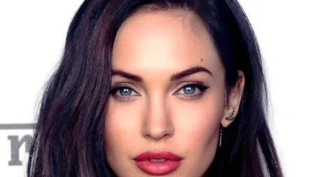 Seamănă cu Angelina Jolie, dar și cu Megan Fox. Cine este în realitate