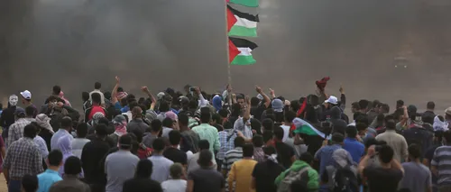 Cel puțin 59 palestinieni morți și peste 2.700 răniți, în ciocnirile violente de la granița Israelului cu Fâșia Gaza. VIDEO