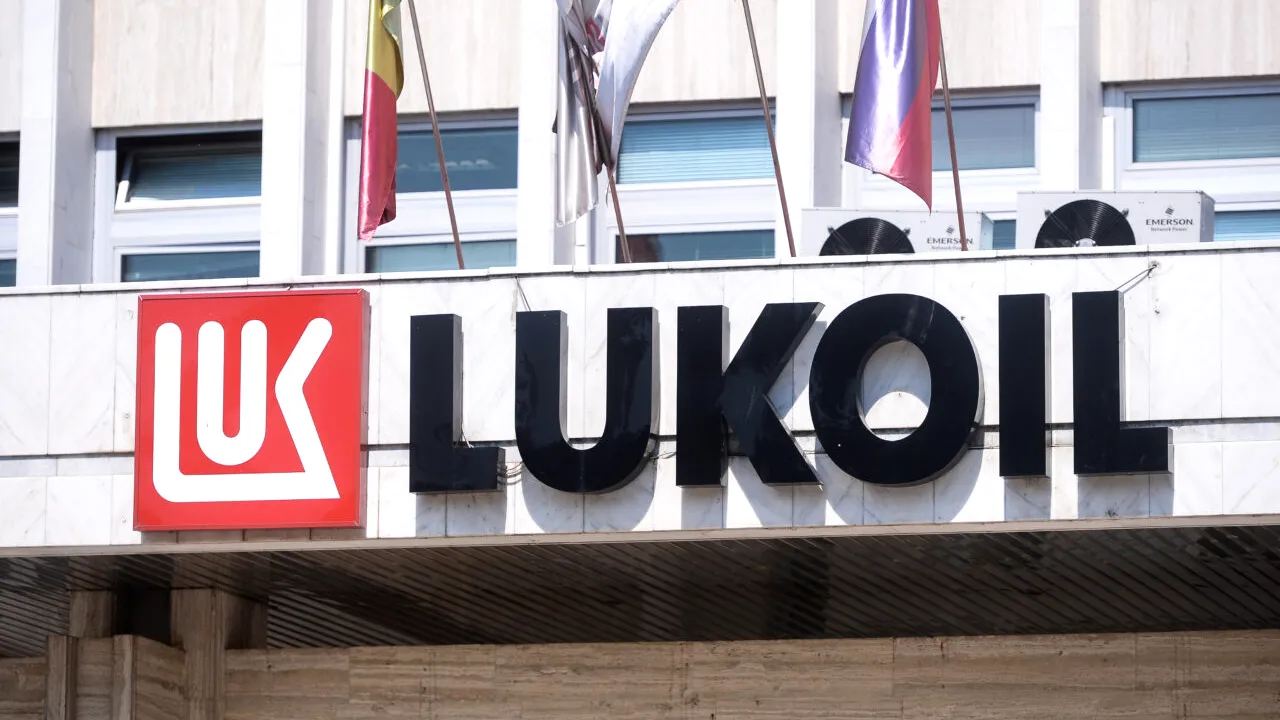 Sancțiunile impuse de SUA asupra Lukoil permit operațiuni ale gigantului rusesc până la data de 13 decembrie. Americanii vor controla tranzacțiile