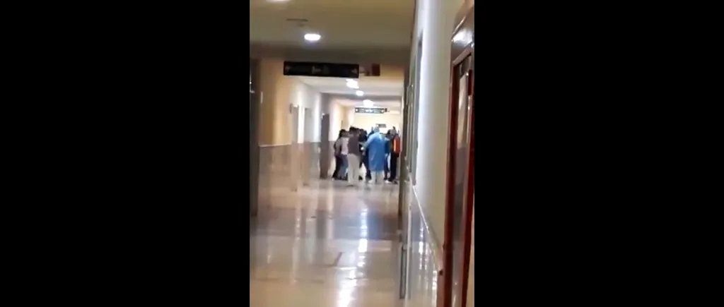 VIDEO. Personalul medical dintr-un spital, bătut de rudele unui pacient decedat din cauza COVID-19