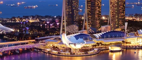 ANCHETĂ. Cazinoul Marina Bay Sands din Singapore, deținut de miliardarul american Sheldon Adelson, se confruntă cu acuzații de spălare de bani