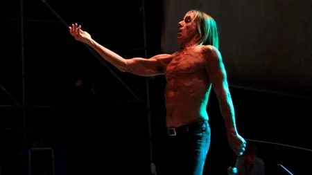 Iggy Pop speră să moară în urma atacului unui rechin