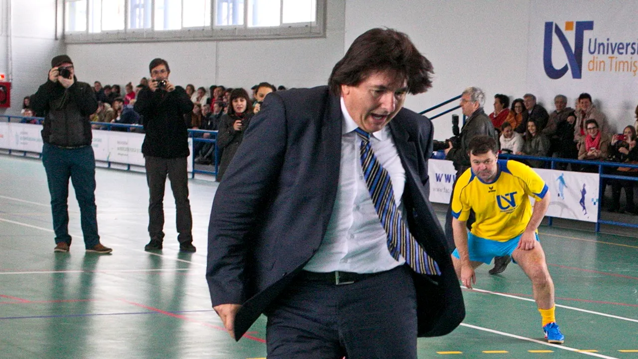 Ce a făcut primarul Robu la inaugurarea noii săli de sport a Universității de Vest din Timișoara. FOTO