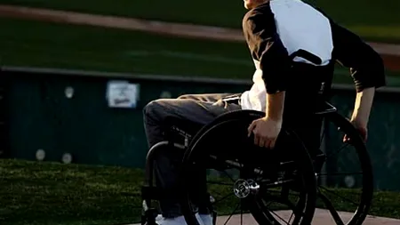 Recuperare spectaculoasă: un bărbat paralizat merge din nou, în urma unui transplant de celule din nas