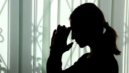Clipe de coșmar pentru o fetiță de 14 ani. A fost violată în ultimii ani de un „monstru” care o pândea la ieşirea de la şcoală