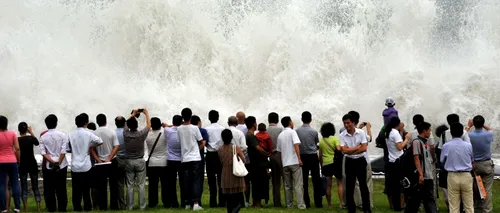 FOTO: Coreea de Sud, LOVITĂ de un taifun care a generat vânturi de 155 km/h
