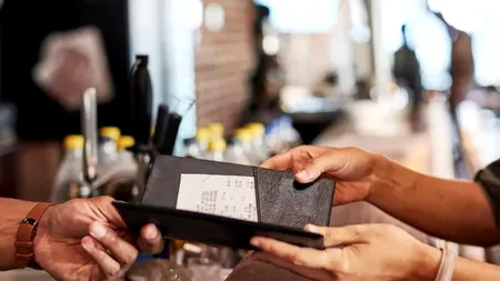 Gestul incredibil la care au recurs doi tineri ca să scape de nota de plată, de 20 de dolari, de la un restaurant din TEXAS