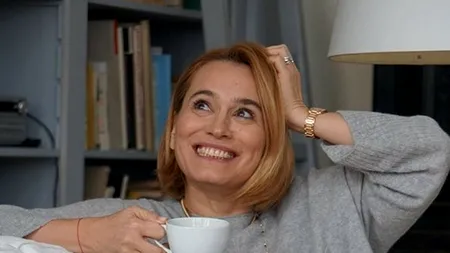 Andreea Esca, surprinsă într-o ipostază inedită. Fanii vedetei, incitați de detaliul „discret” dintr-o fotografie: „Nu l-am dat jos niciodată...”