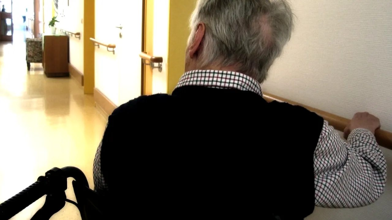 „Caut BADANTĂ. Ofer cazare, masă și remunerație adecvată”. De ce nimeni nu vrea să lucreze cu acest bărbat din Italia, în vârstă de 53 de ani