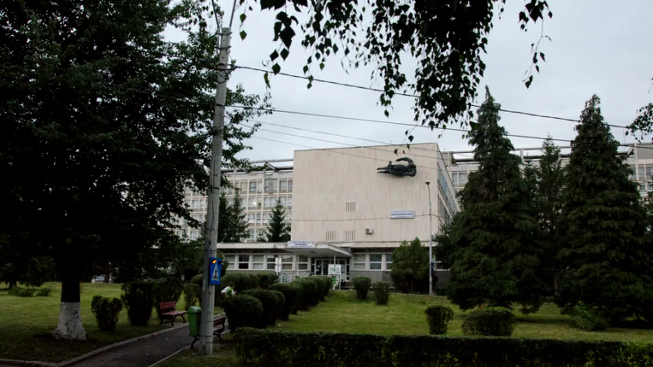 Asistente de la Spitalul Onești, care au schimbat doi bebeluși la naștere, scoase de sub urmărire penală