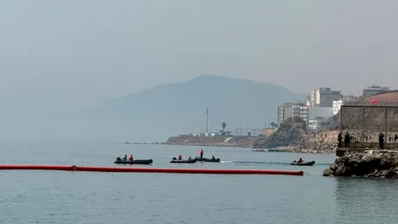Spania instalează o barieră plutitoare la Ceuta pentru a bloca intrarea migranților. Câte persoane au mai reușit să treacă granița sâmbătă