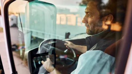 Sunt schimbări importante pentru șoferi începând cu 1 IANUARIE 2025. Ce trebuie să știe aceștia