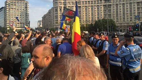 Peste 2.000 de persoane au protestat în București față de Coaliția PSD-ALDE. Alte câteva sute au ieșit pe străzi în țară. Mesajul lui Iohannis pentru manifestanți