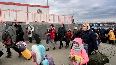 Cum obțin ucrainenii PAȘAPOARTE românești ca să fugă din calea războiului