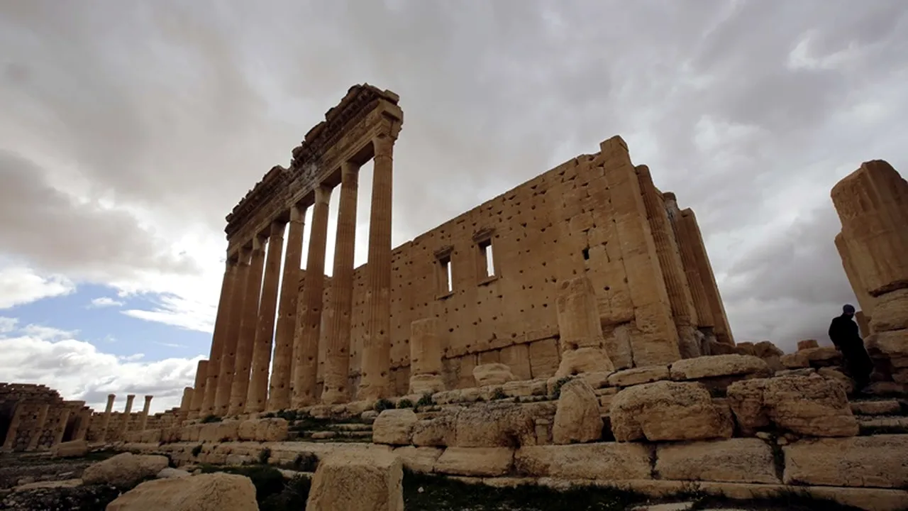 Jihadiști din cadrul Stat Islamic au plasat explozibili la Palmyra. Orașul din patrimoniul UNESCO ar putea fi aruncat în aer