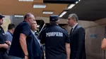 Miruță a mers în inspecție la metroul inundat, îmbrăcat la costum, cravată și cu pantofi lucioși în picioare. În jurul lui, pompierii luptau de zor să scoată apa